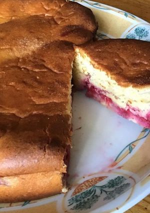 Une photo de Gâteau mousseline aux framboises et gingembre
