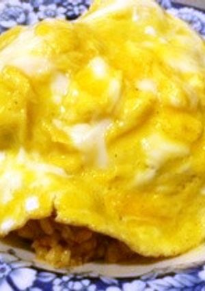 A picture of [Remake] Cheesy Curry Omurice.