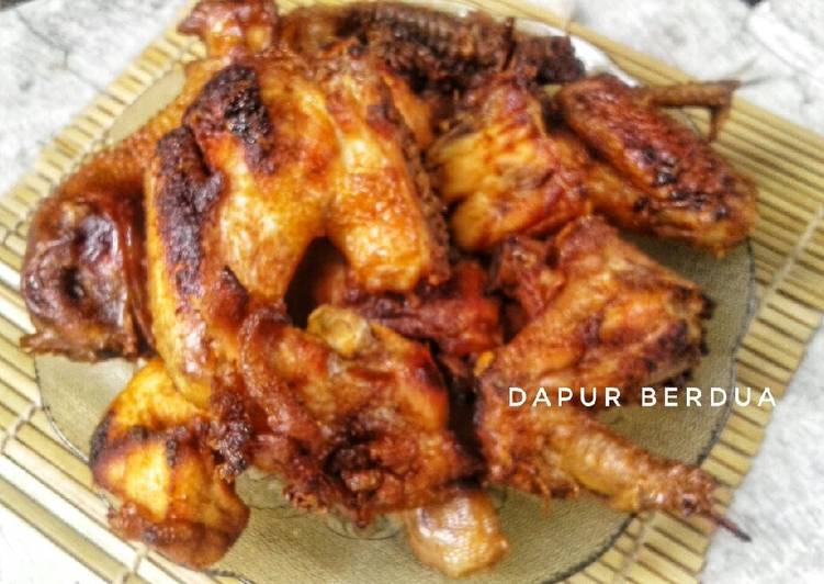 9 Resep: Ayam Goreng Bacem Anti Ribet!