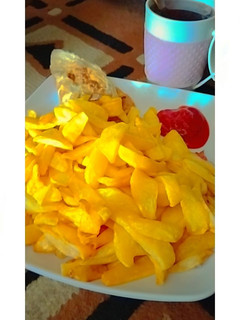 A picture of Fried Irish potato (chips).