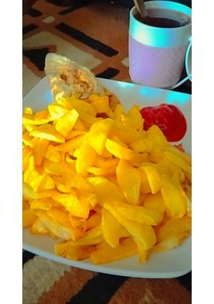 A picture of Fried Irish potato (chips).