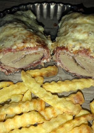 Mozzarellával, sonkával és gombával töltött szűzérme recept fotója