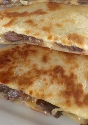 A picture of Skirt Steak Quesadilla (Arrachera).