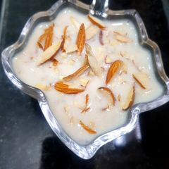 A picture of Rice kheer.