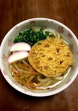 A picture of Kansai-Style Tempura Udon with Frozen Udon Noodles.