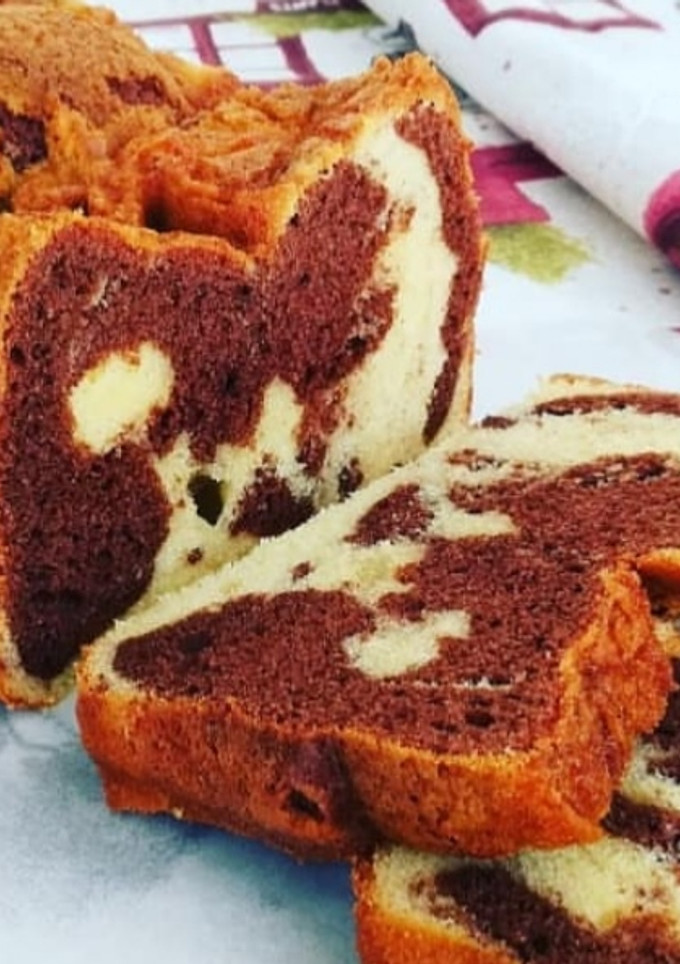Una foto de Bizcocho esponjoso con leche condensada