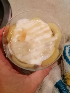 Una foto de Yogur con avena, kiwi y miel