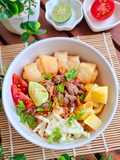 Soto Mie Bogor dengan Risol Goreng
