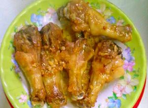 Hình của món Đùi gà chiên nước mắm.