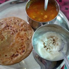 A picture of Potato pratha.