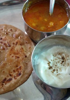 A picture of Potato pratha.