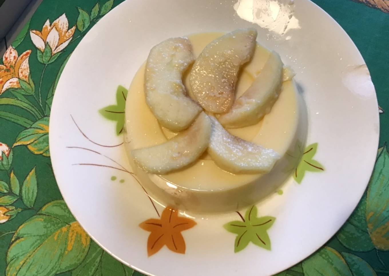 Crèmes vanille et pommes du jardin
