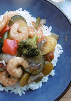 A picture of Stir – Fry Shrimps & Veggies with Rice (Laxanika me Garides kai Ryzi).