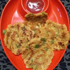 A picture of Leftover rice pizza pancake.