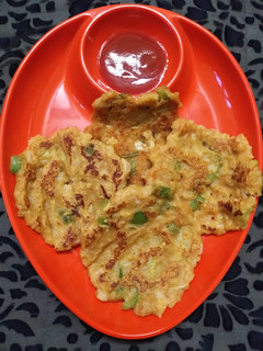 A picture of Leftover rice pizza pancake.