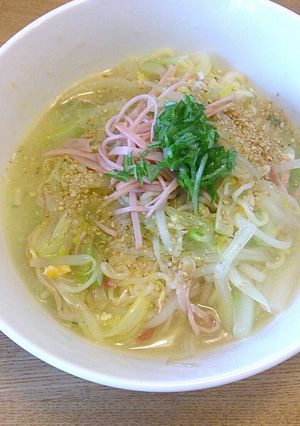 A picture of Sapporo Ichiban Shio Ramen with Thickened Soup.