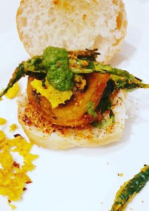 आलू बोंडा (Aloo bonda recipe in hindi) रेसिपी मुख्य फोटो