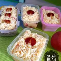 A picture of Salad buah.