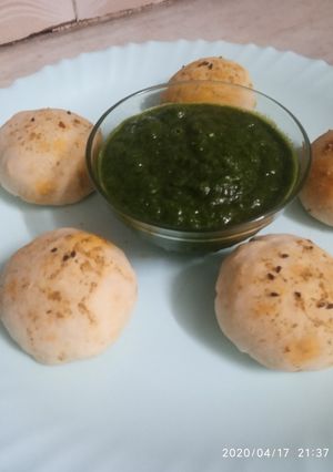 A picture of Paneer naan bombs (baked).