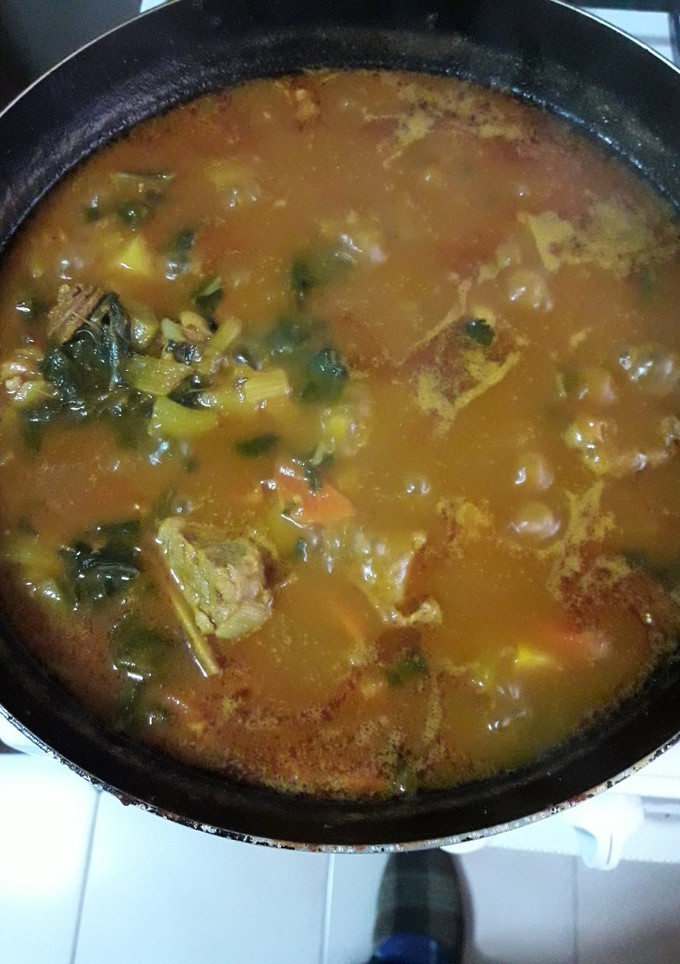 Una foto de Guiso de acelgas con patatas