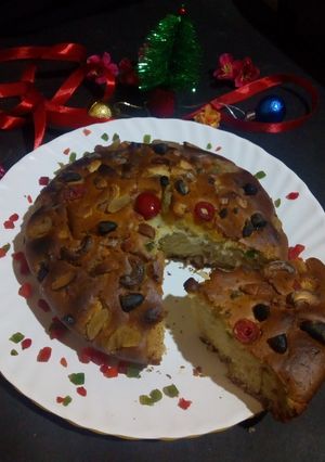 এগলেস্ ফ্রুটি ভ্যানিলা কেক (Eggless Fruity vanilla cake recipe in Bengali) রেসিপির প্রধান ছবি