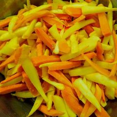 A picture of Instant Carrot Ginger Pickle.