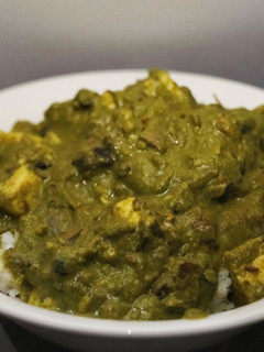 A picture of Paalak paneer.