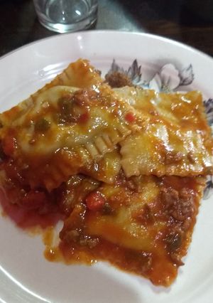 Una foto de RAVIOLONES DE RICOTA Y VERDURA (la salsa es a gusto)