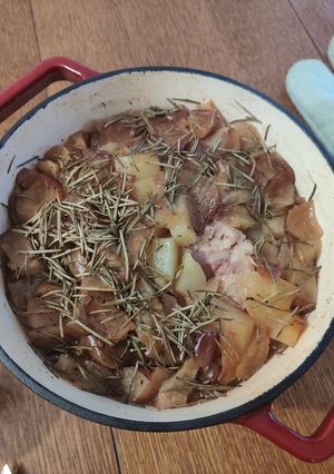Une photo de 🌟🌟🌟Jarret aux 2 pommes