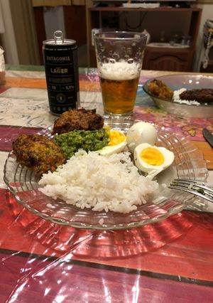 Una foto de Arroz blanco con huevo duros