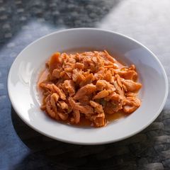 A picture of Samon flakes.