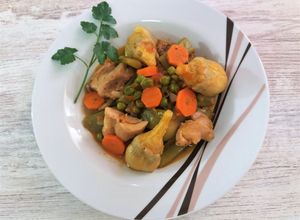 Una foto de Menestra de verduras y pollo