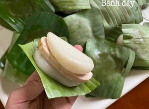 Hình của món Bánh dày chả lụa.