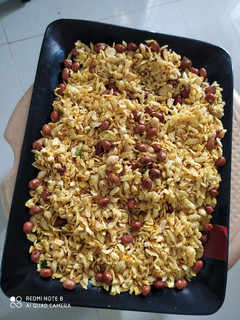 પૌંઆ નો ચેવડો (Poha Chevdo Recipe In Gujarati) રેસીપી મુખ્ય ફોટો