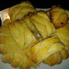 A picture of Chicken Bread.
