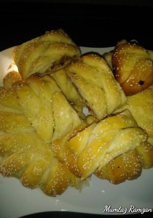 A picture of Chicken Bread.