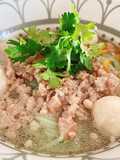ก๋วยเตี๋ยวหมี่หยกวันฝนพรำ