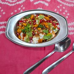 A picture of Dahi vada.