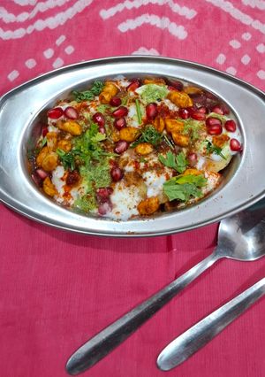 A picture of Dahi vada.