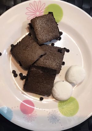 รูปของ บราวนี่ (สูตรไม่ใช้ดาร์กช็อกโกแลต) Brownie without dark chocolate