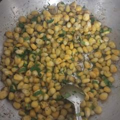 A picture of Sweet corn chaat.