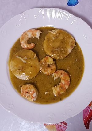 Foto principal de Merluza con salsa de gambas fácil