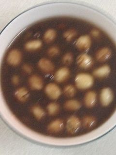 Hình của món Chè hạt sen đậu đen .