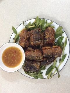 Hình của món Lươn lăn bột chiên .
