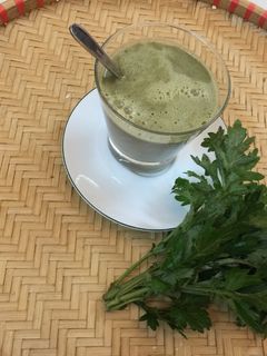 Hình của món Sinh tố ngải cứu.