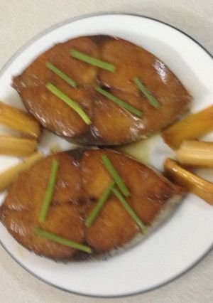 Hình của món Cá thu kho mía.