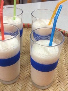 Hình của món Sinh tố lê đỏ, chuối và sữa.