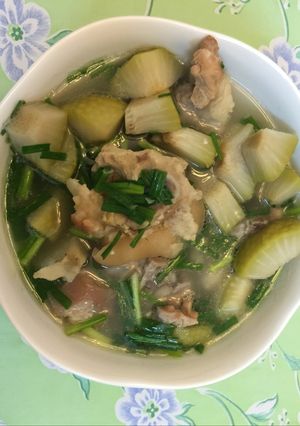 Hình của món Trái sake hầm với đuôi heo.