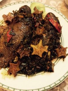 Hình của món Cá rô phi kho tương, khế.