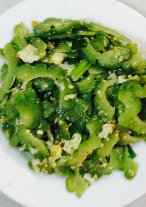 Hình của món Trái khổ qua xào trứng.